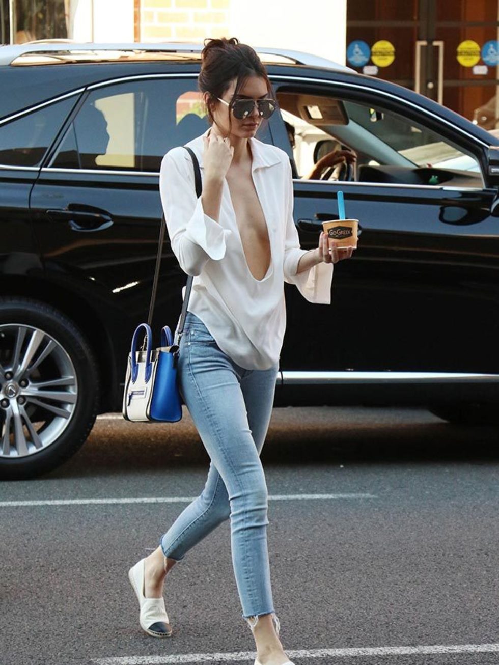 980x1306-d-e537f7bb8292-assets-elleuk-com-gallery-26016-kendal-jenner-best-off-duty-looks-street-style-11-jpg